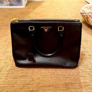 Prada Saffiano Galleria Tote, Black, Medium